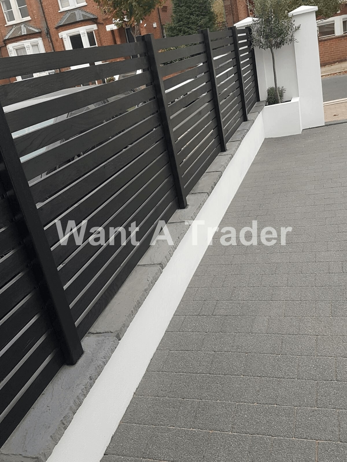 Horizontal Garden Fencing Contractor Ashtead KT21